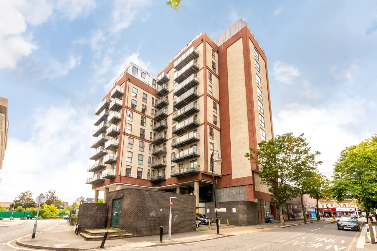 2 bed flat for sale — Flat 20, New Malden House