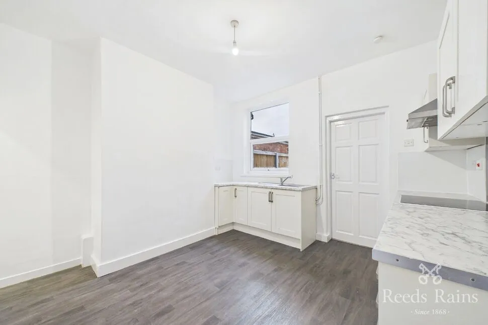 Belgrave Street, Denton, M34, photo 4