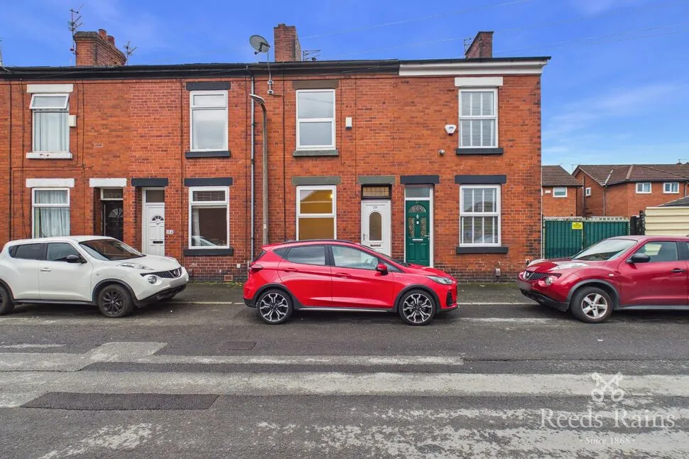 2 bed house to rent, Belgrave Street, Denton, M34