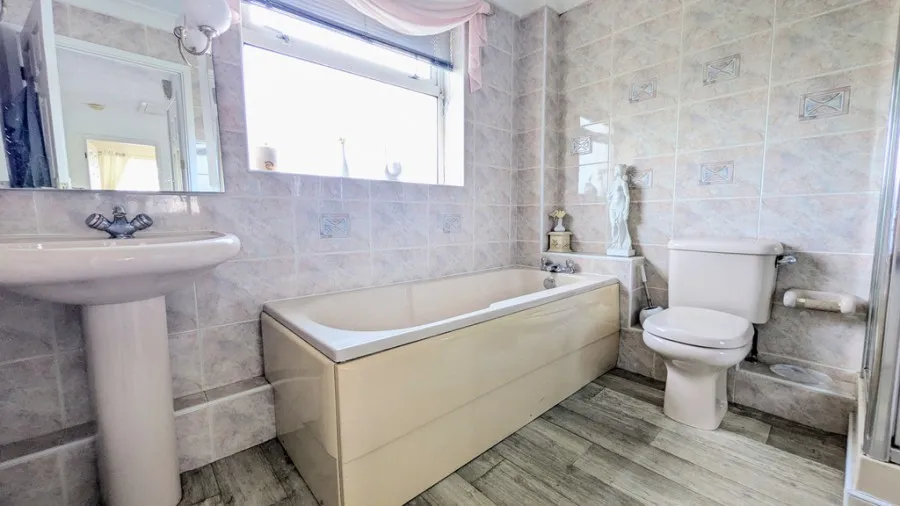 Gwaunfarren Close, Penydarren, CF47, photo 11