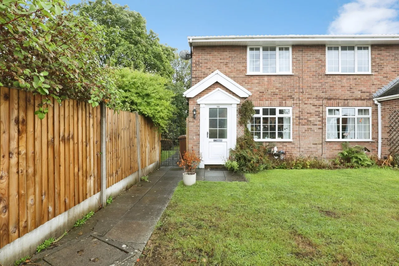 2 bed house for sale — Parkers Road, Crewe, Cheshire, CW1