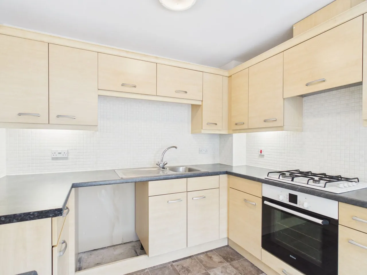 Bishopdale Court, Halifax, HX1, photo 8