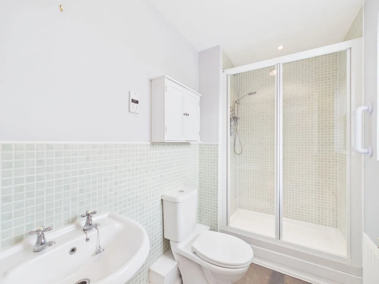 Bishopdale Court, Halifax, HX1, photo 13
