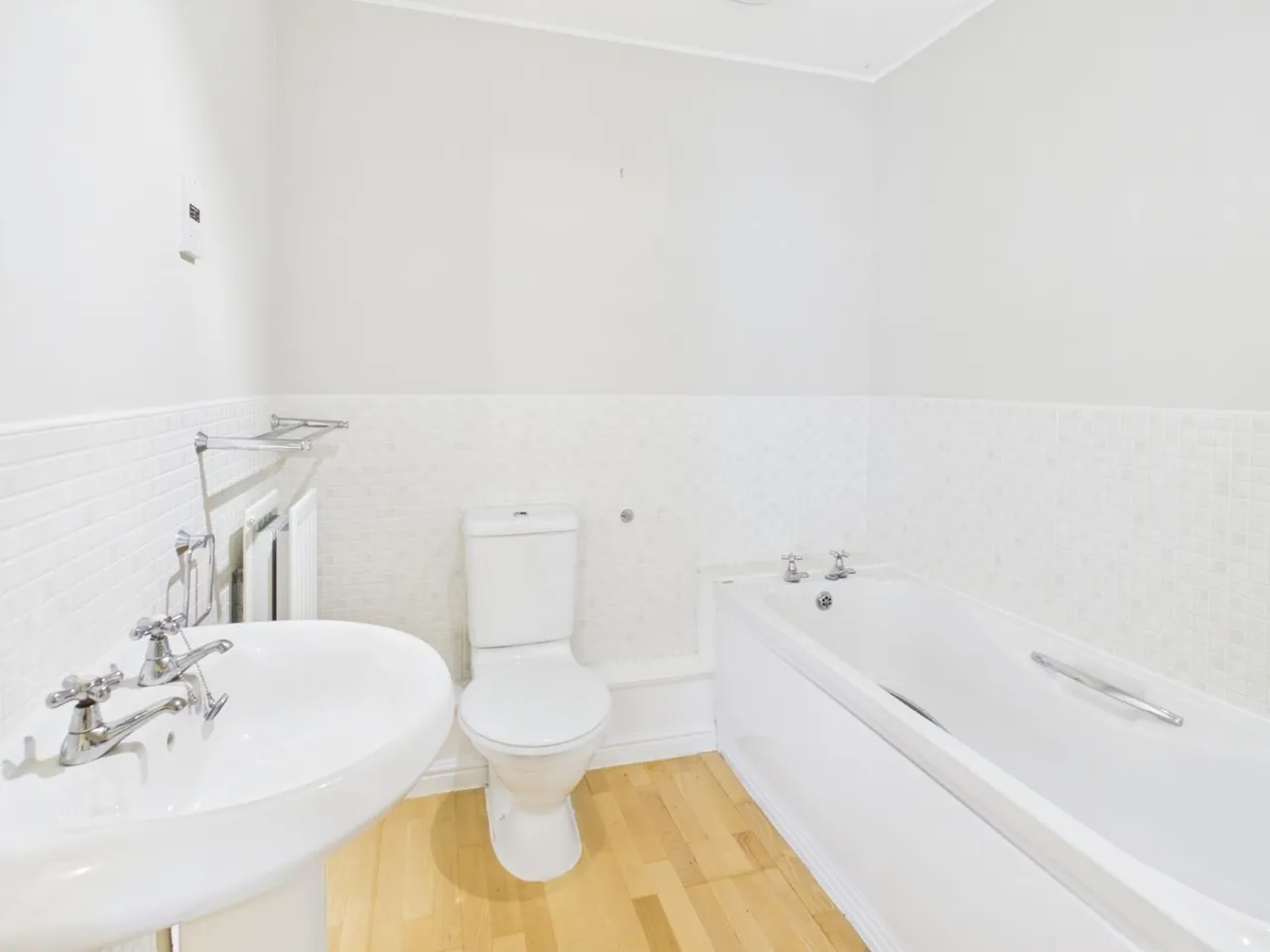 Bishopdale Court, Halifax, HX1, photo 17