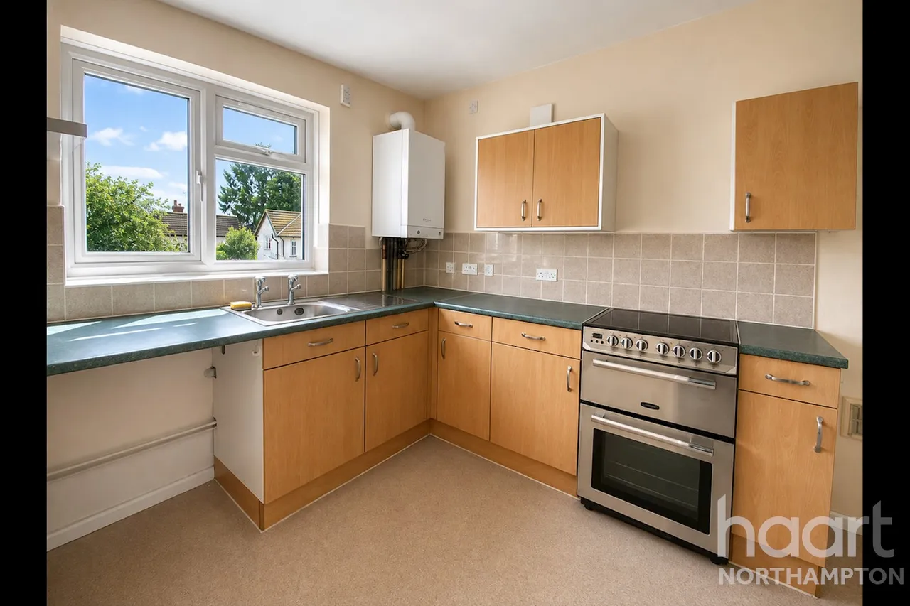 Dryden Road, Northampton, NN5, photo 3