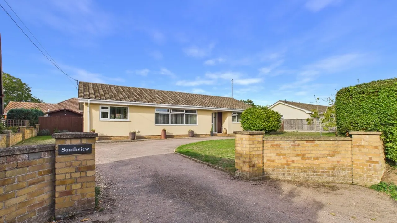 3 bed house for sale, Thurston, Bury St Edmunds, IP31