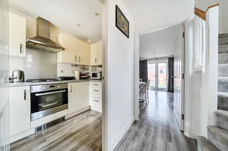 Kestrel Crescent, Witney, OX28, photo 6