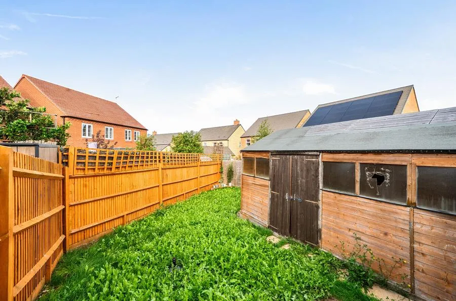 Kestrel Crescent, Witney, OX28, photo 17