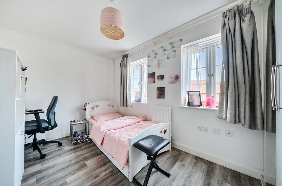 Kestrel Crescent, Witney, OX28, photo 9