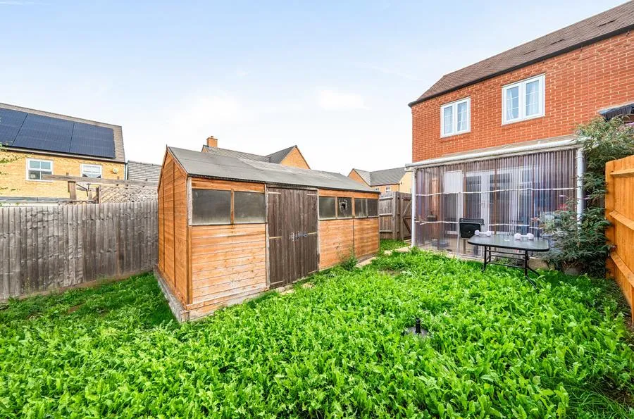 Kestrel Crescent, Witney, OX28, photo 18