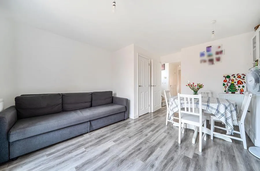 Kestrel Crescent, Witney, OX28, photo 3