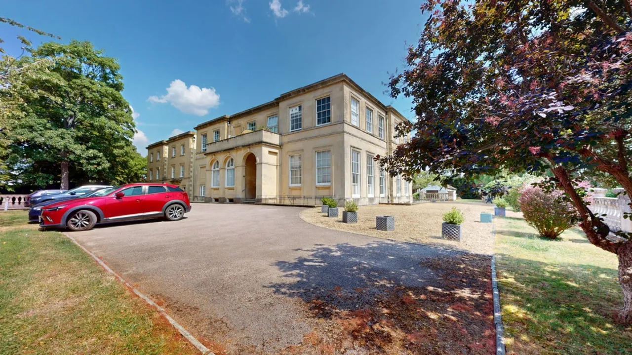 2 bed flat to rent — Hatherley, Cheltenham