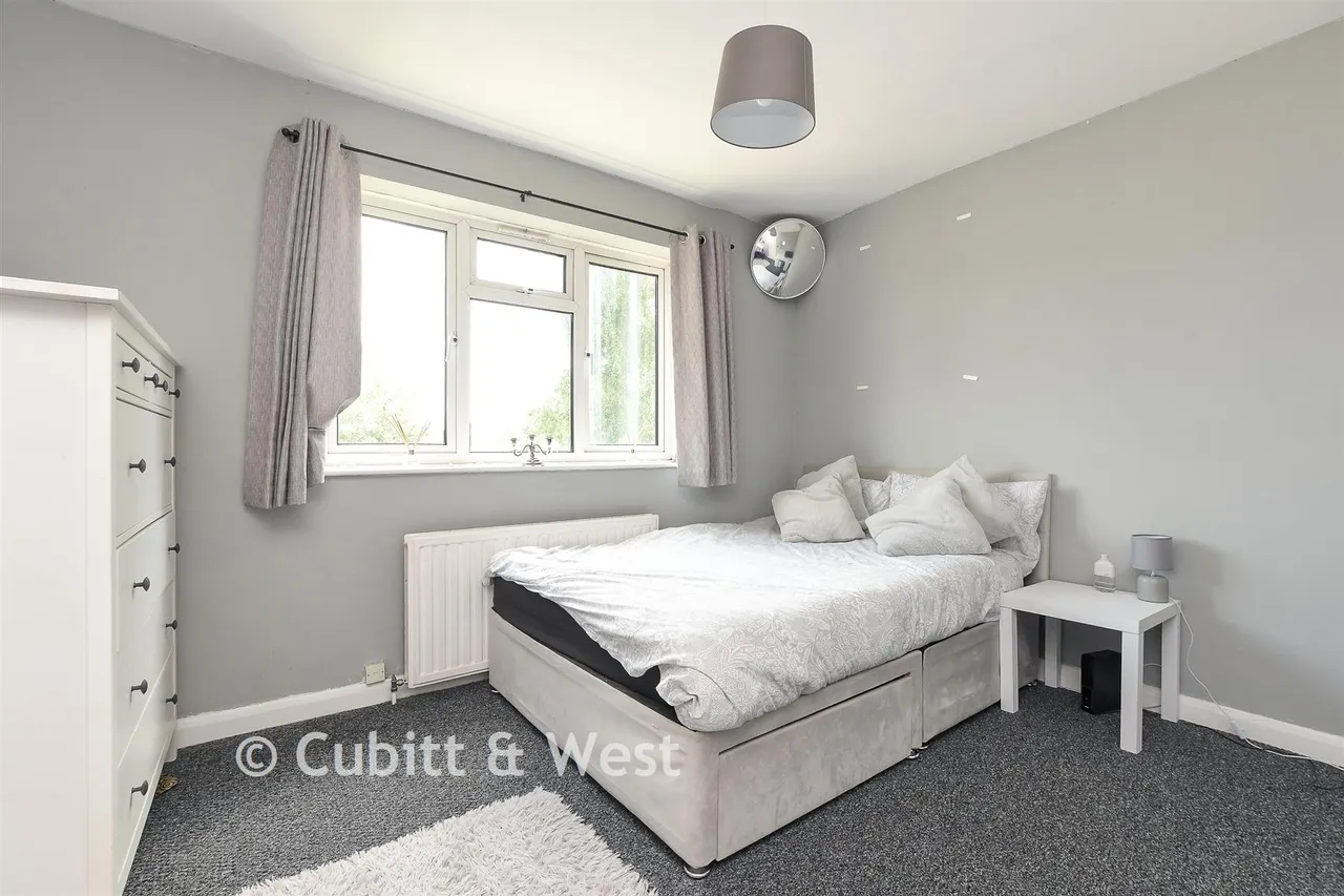 Wakehams Green Drive, Crawley, RH10, photo 9