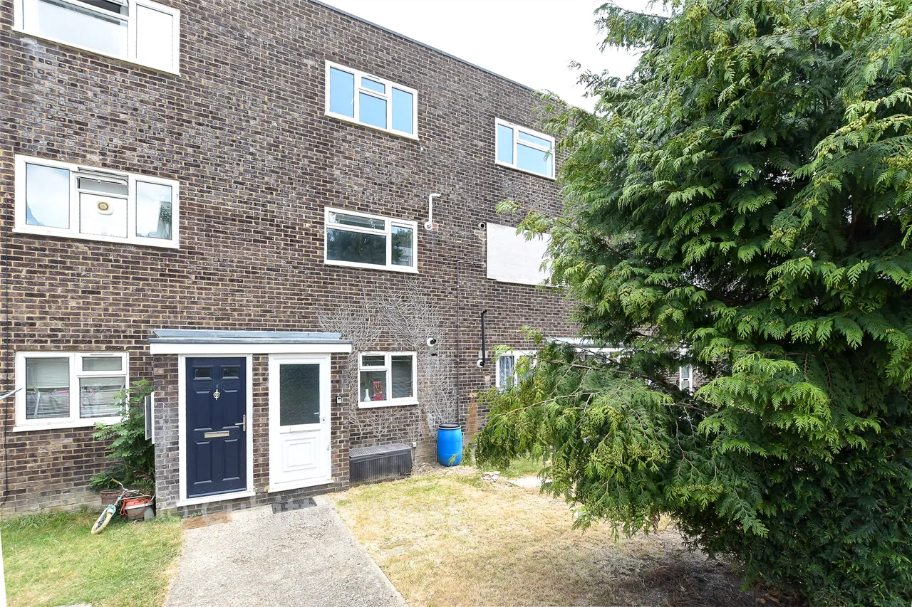 2 bed flat for sale, Wakehams Green Drive, Crawley, RH10