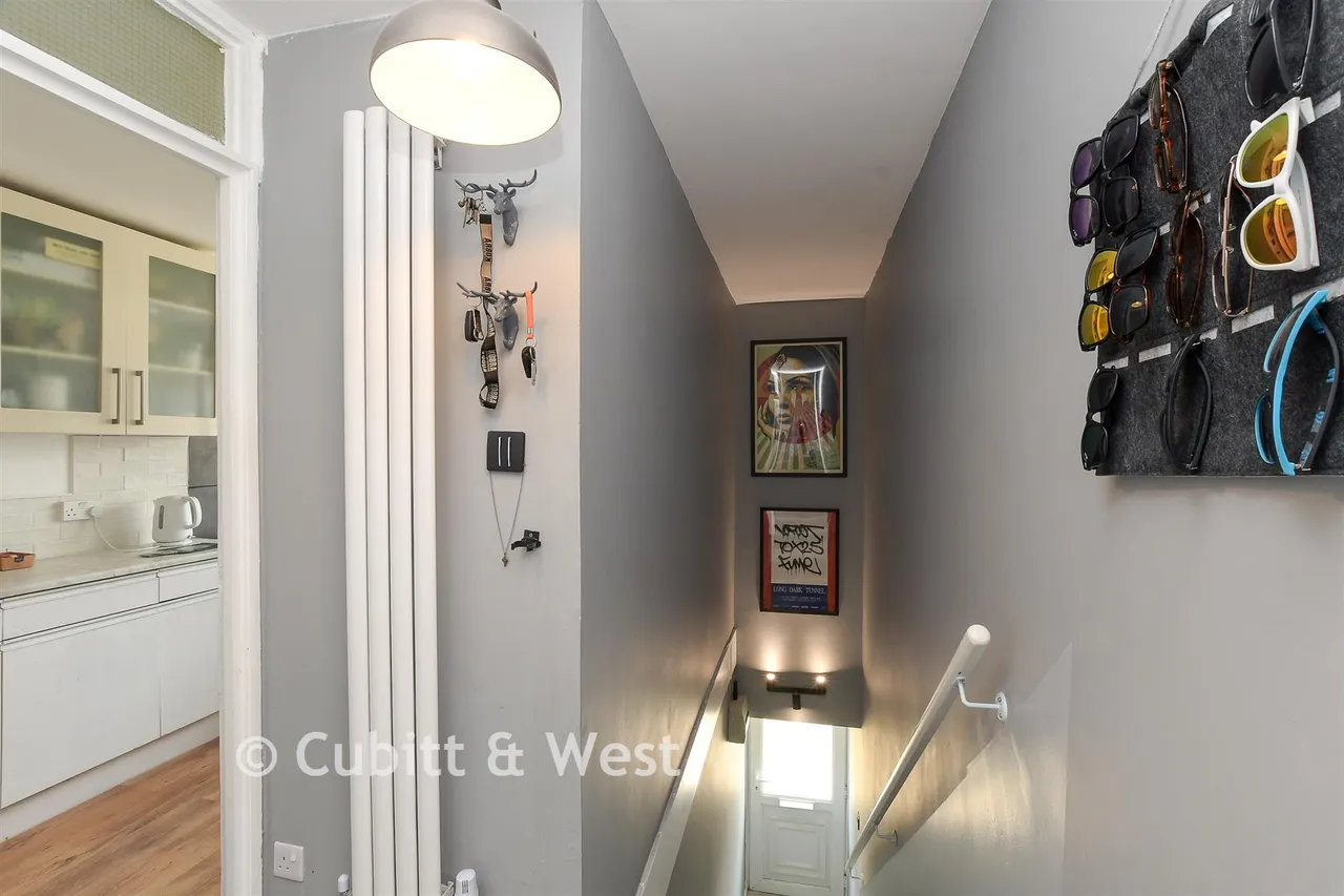 Wakehams Green Drive, Crawley, RH10, photo 5
