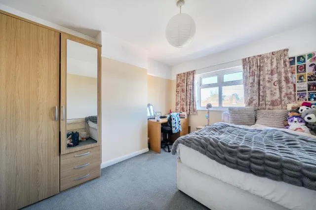 Armstrong Road, Englefield Green, TW20, photo 6