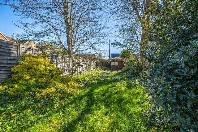 Armstrong Road, Englefield Green, TW20, photo 8