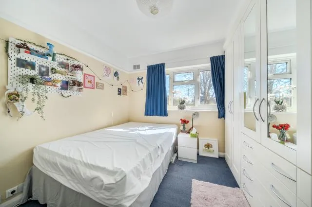 Armstrong Road, Englefield Green, TW20, photo 5