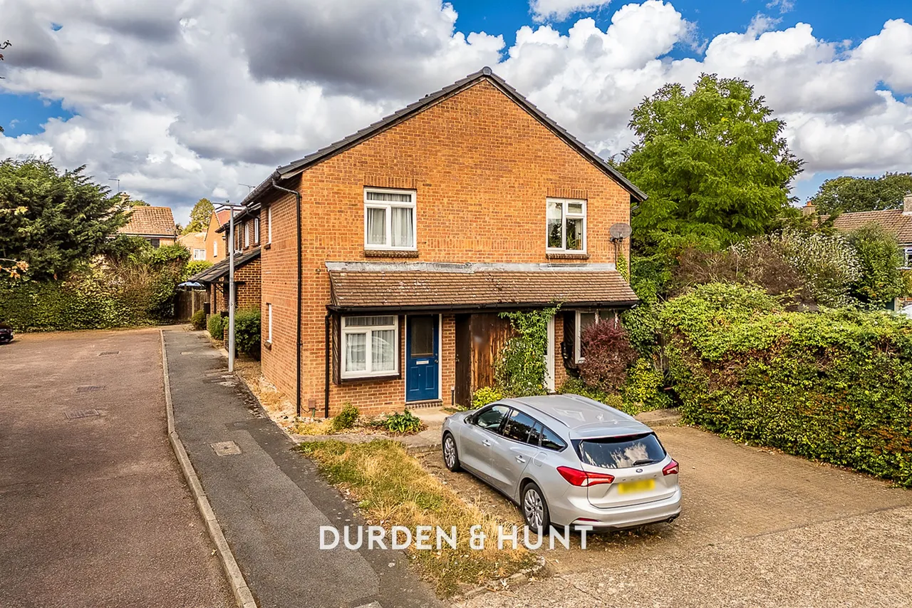 1 bed house for sale, Hereward Green, Loughton, IG10