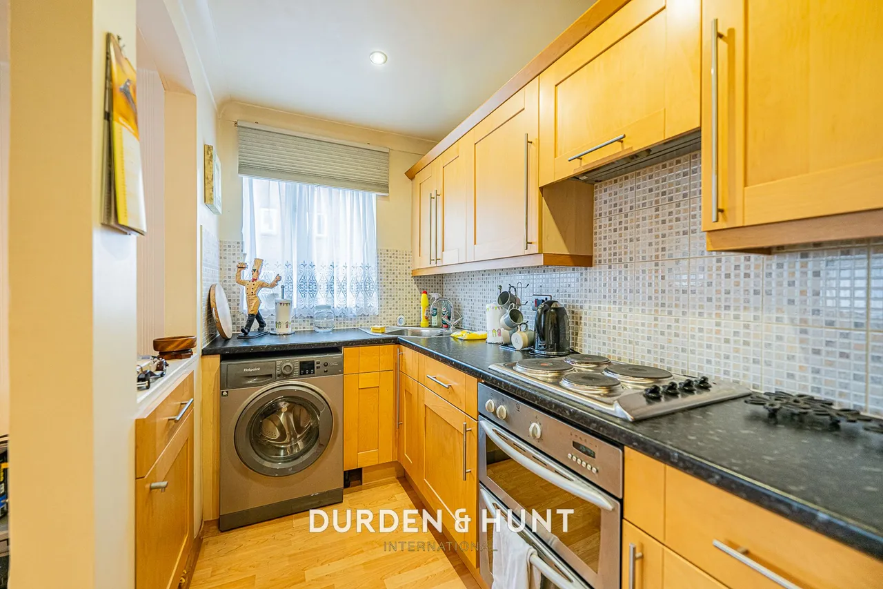 Hereward Green, Loughton, IG10, photo 4