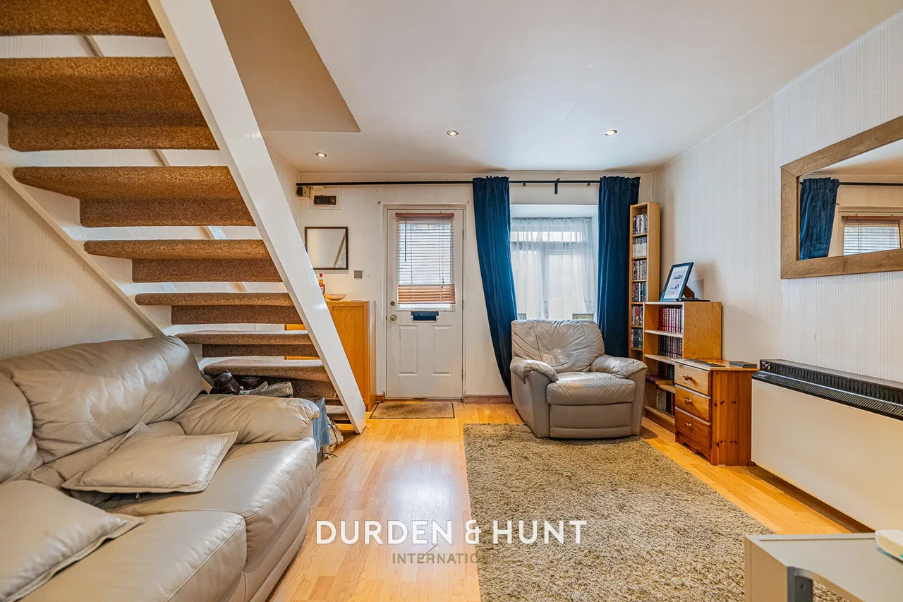 Hereward Green, Loughton, IG10, photo 3