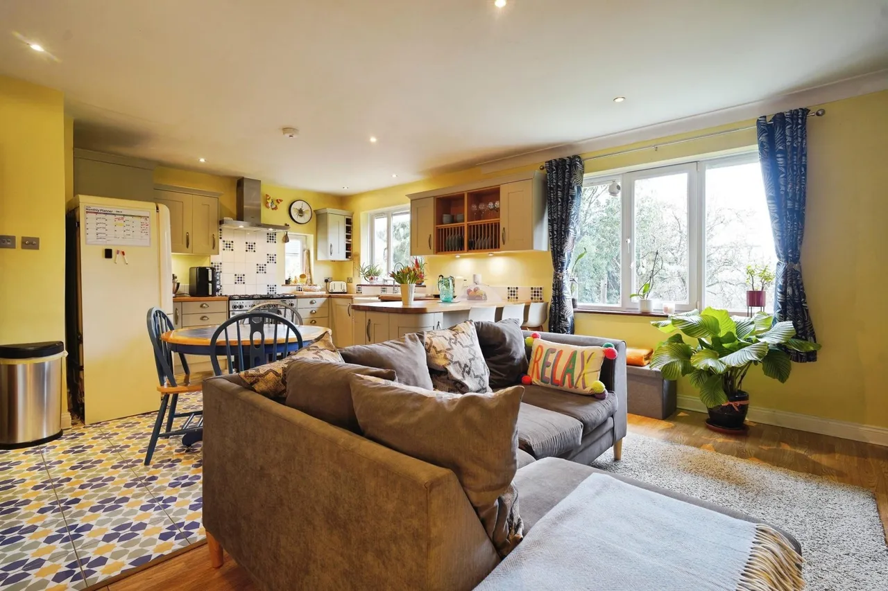 Palace Road, London, SW2, photo 2