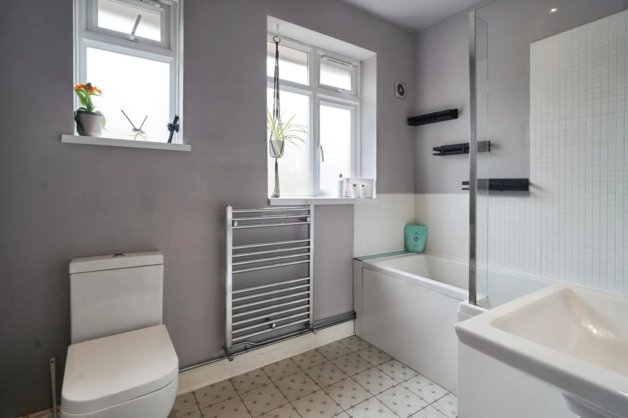 Palace Road, London, SW2, photo 6