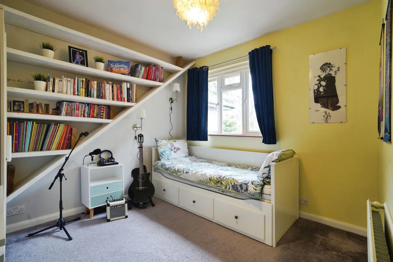 Palace Road, London, SW2, photo 5
