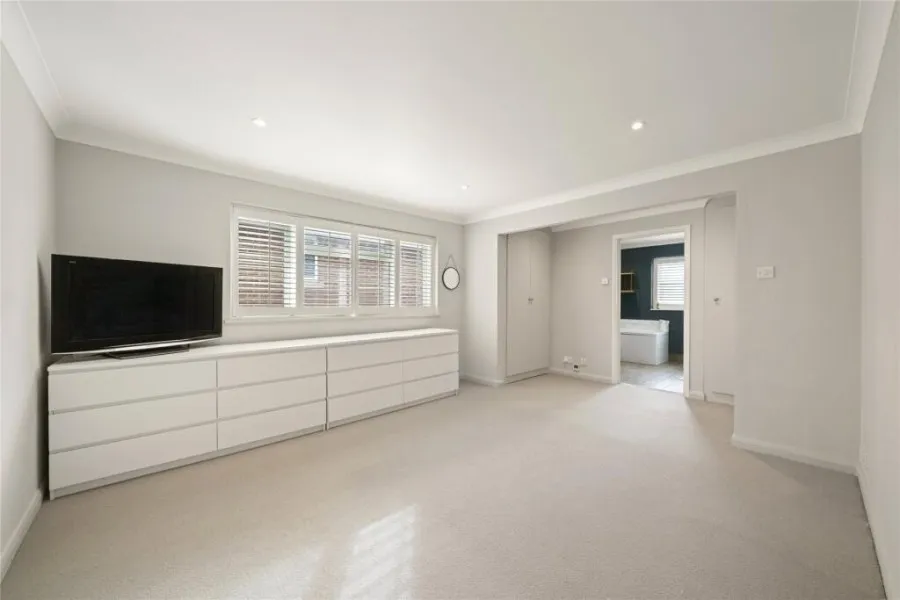 Greenway Close, West Byfleet, KT14, photo 9