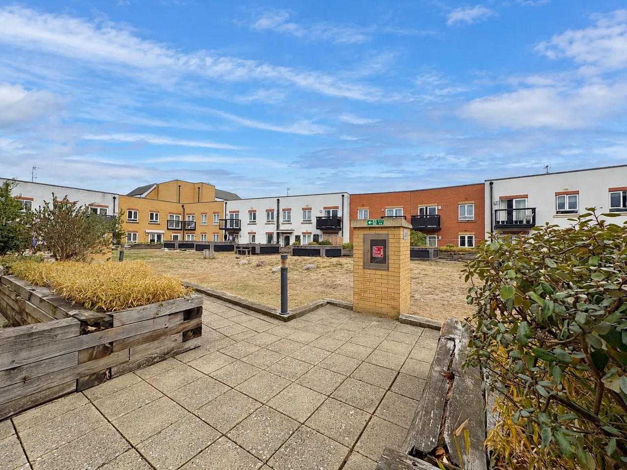 Featherstone Road, Southall, UB2, photo 9