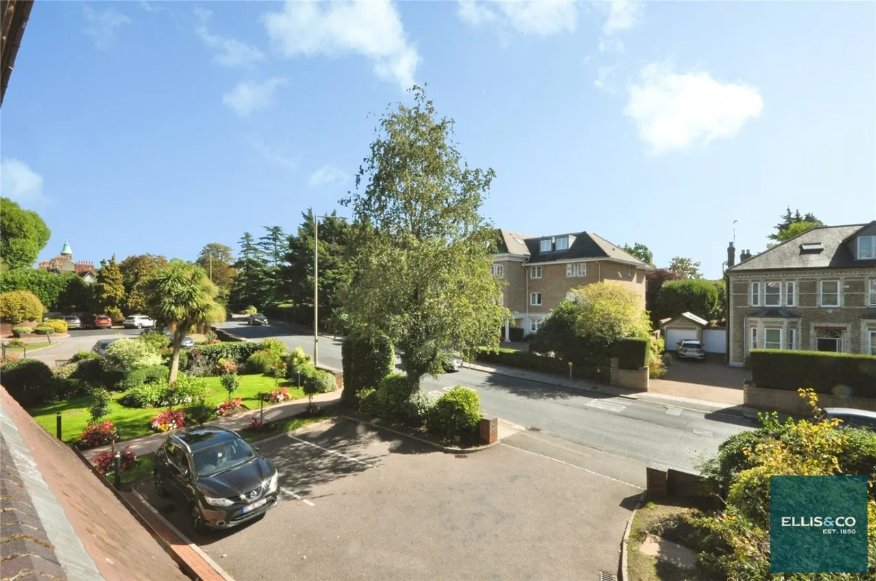 Hendon Lane, London, N3, photo 15