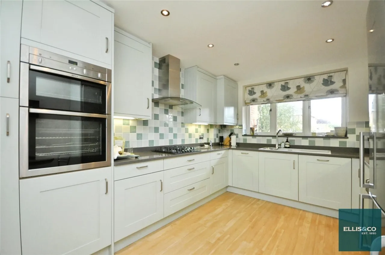 Hendon Lane, London, N3, photo 6