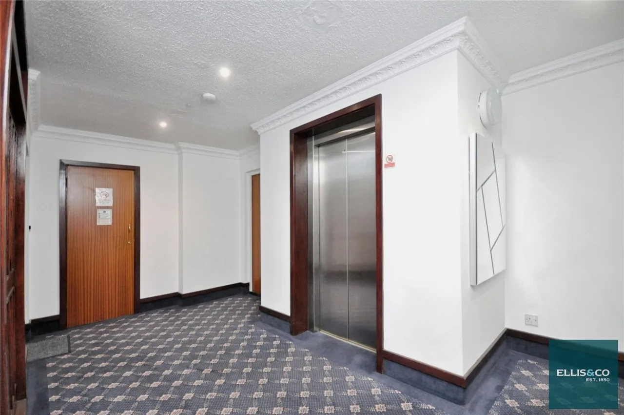 Hendon Lane, London, N3, photo 14