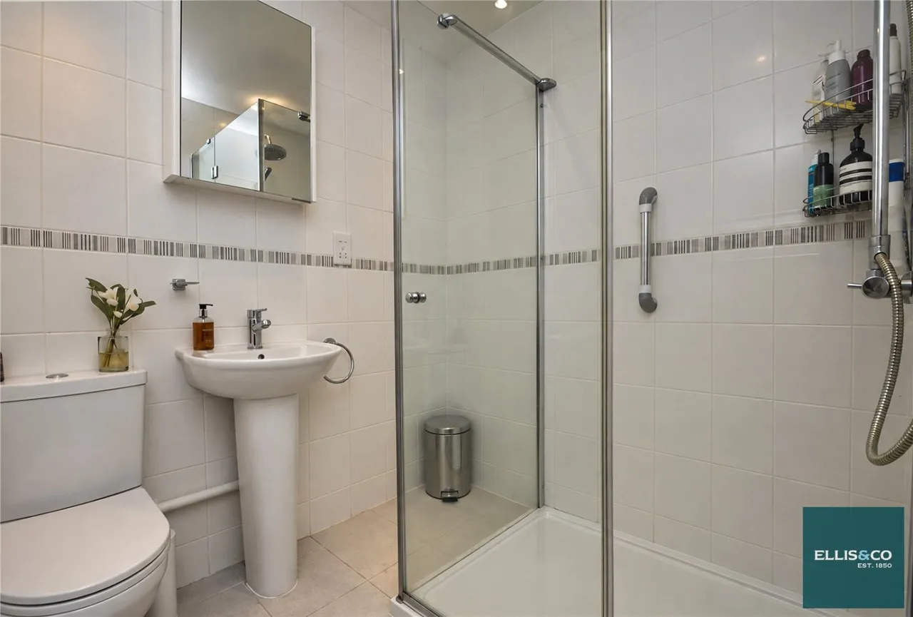 Hendon Lane, London, N3, photo 8
