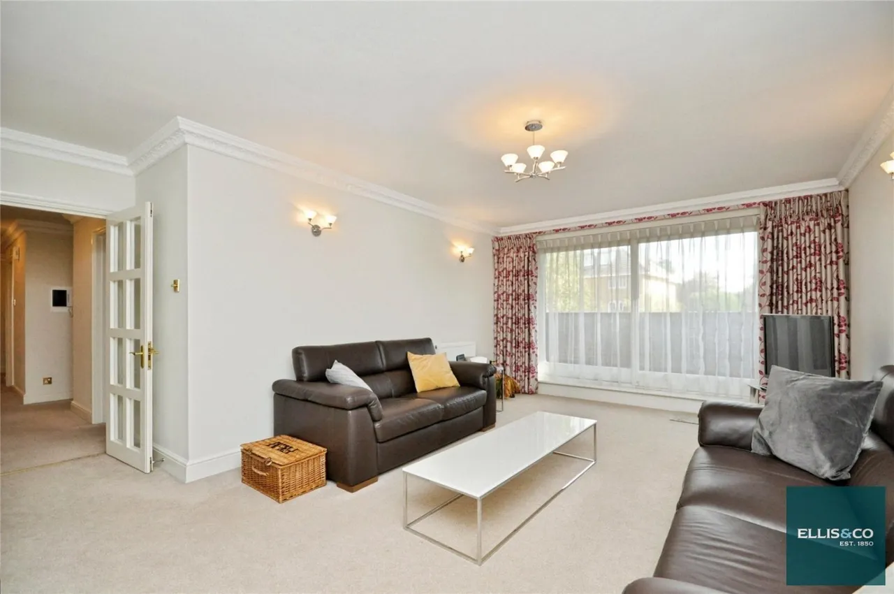 Hendon Lane, London, N3, photo 13
