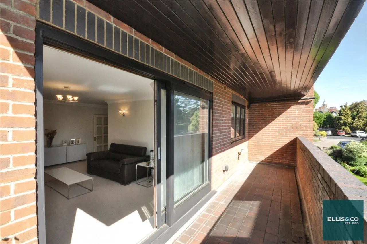Hendon Lane, London, N3, photo 3