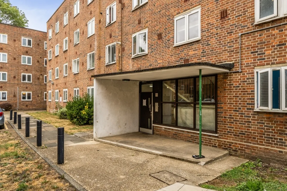Friern Barnet Lane London N20, photo 2