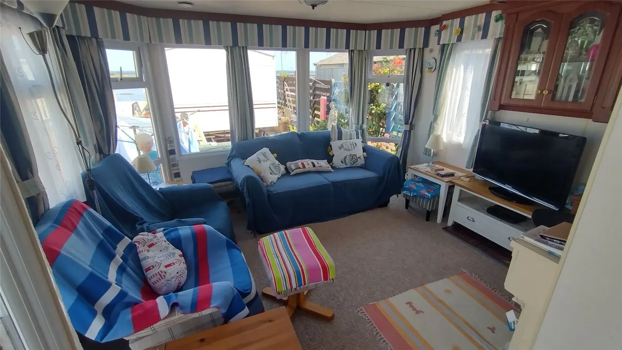 Eastoke Avenue, Hayling Island, PO11, photo 9