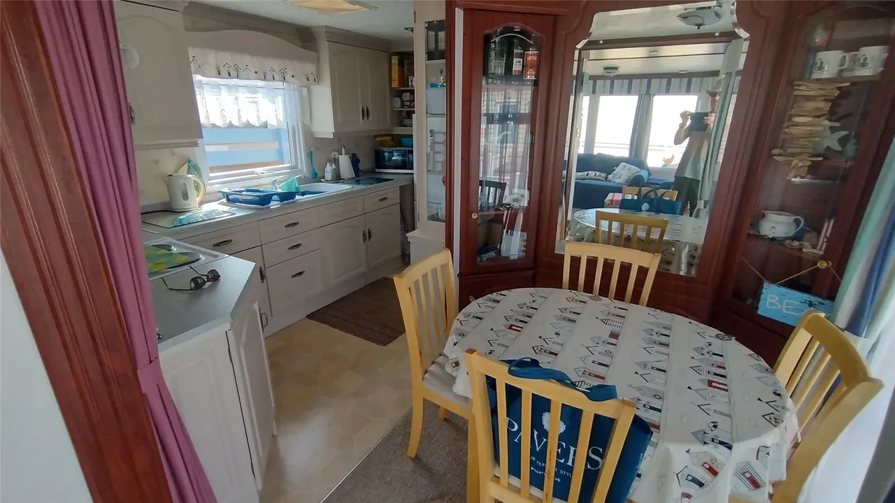 Eastoke Avenue, Hayling Island, PO11, photo 10