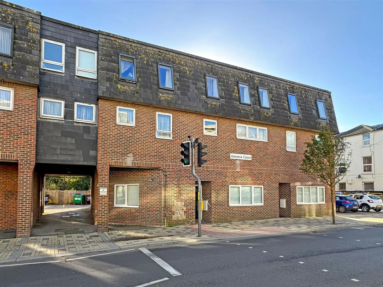 2 bed flat for sale, Terminus Road, Littlehampton