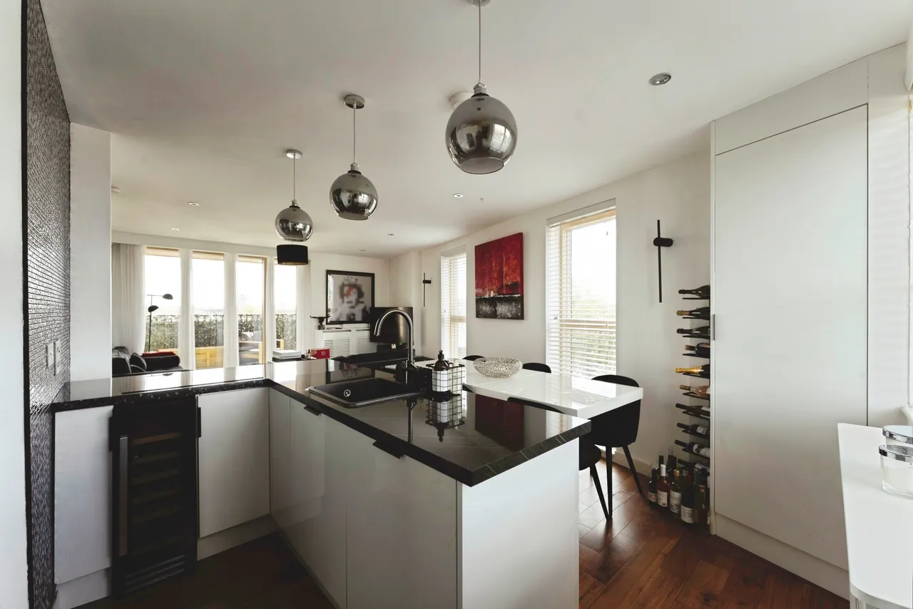 Queens Road West, London, E13, photo 3