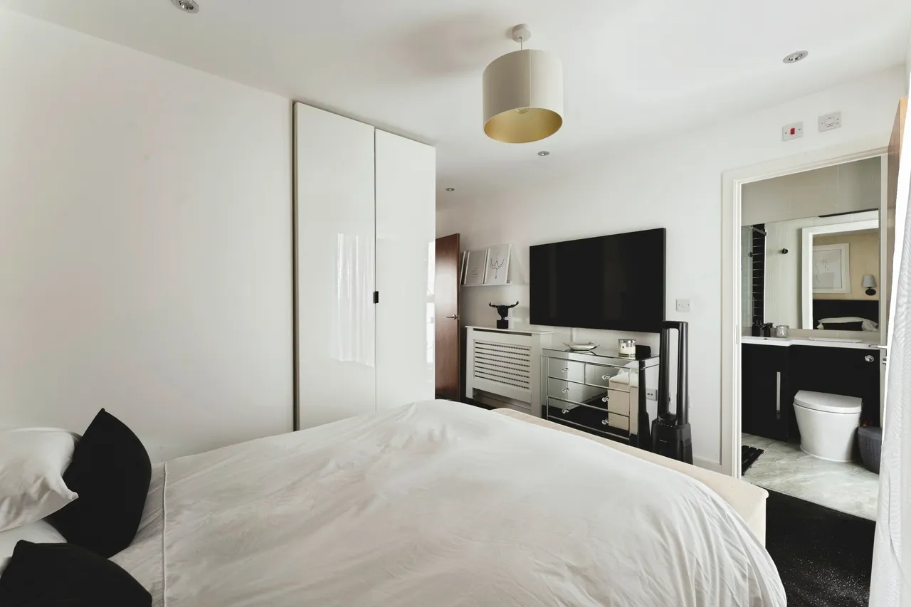 Queens Road West, London, E13, photo 13