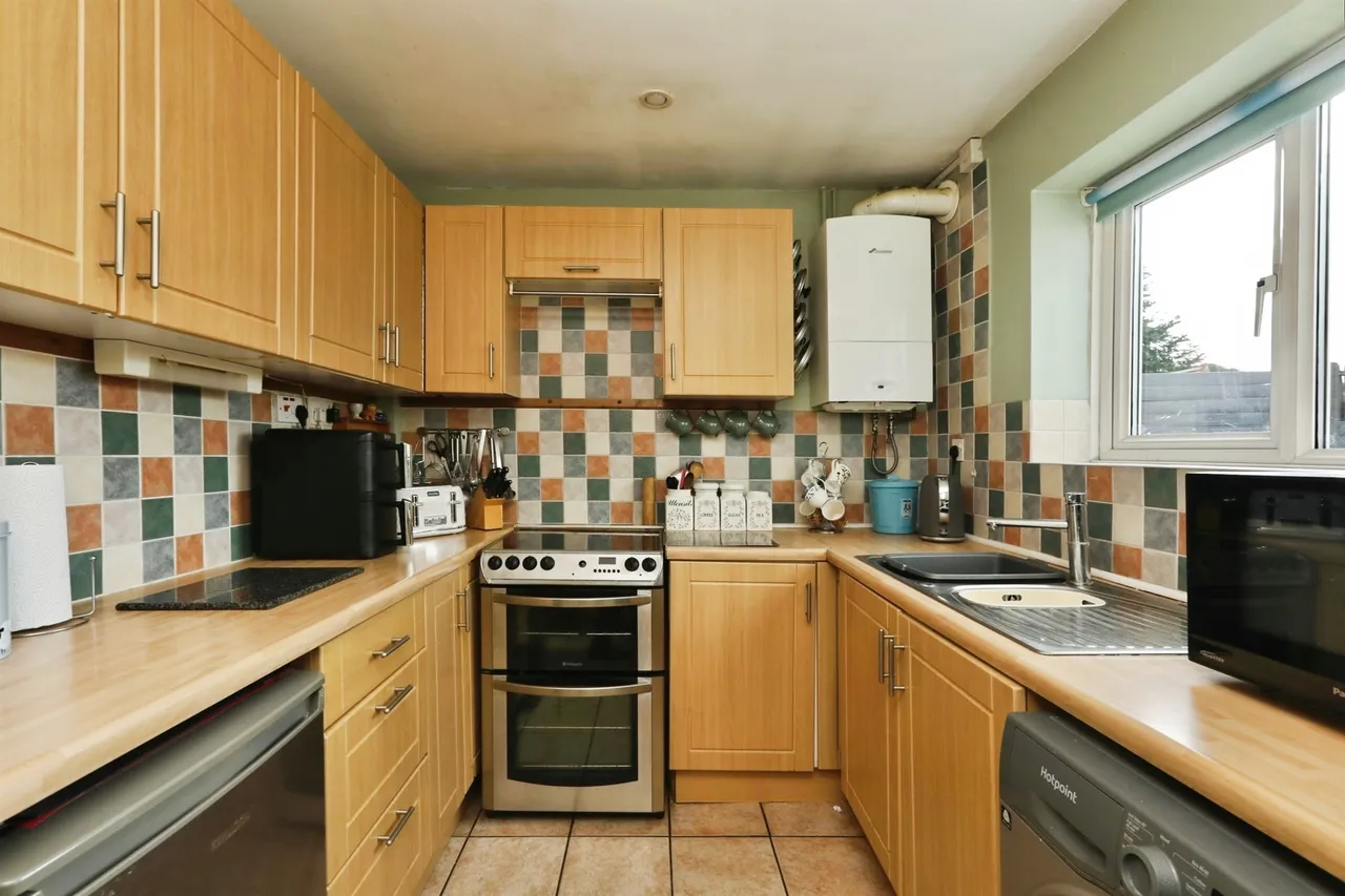 Harpenden Drive, Dunscroft, DN7, photo 7