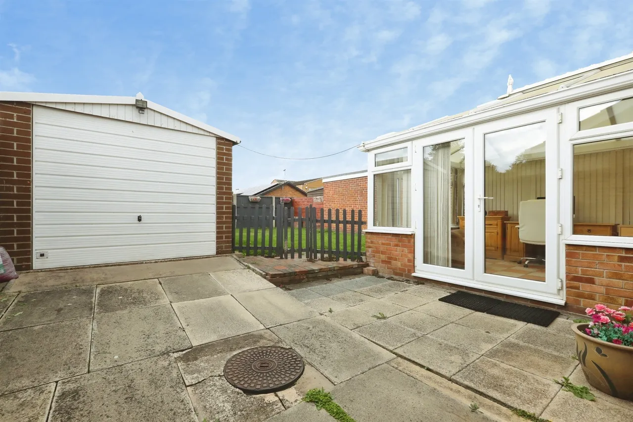 Harpenden Drive, Dunscroft, DN7, photo 13