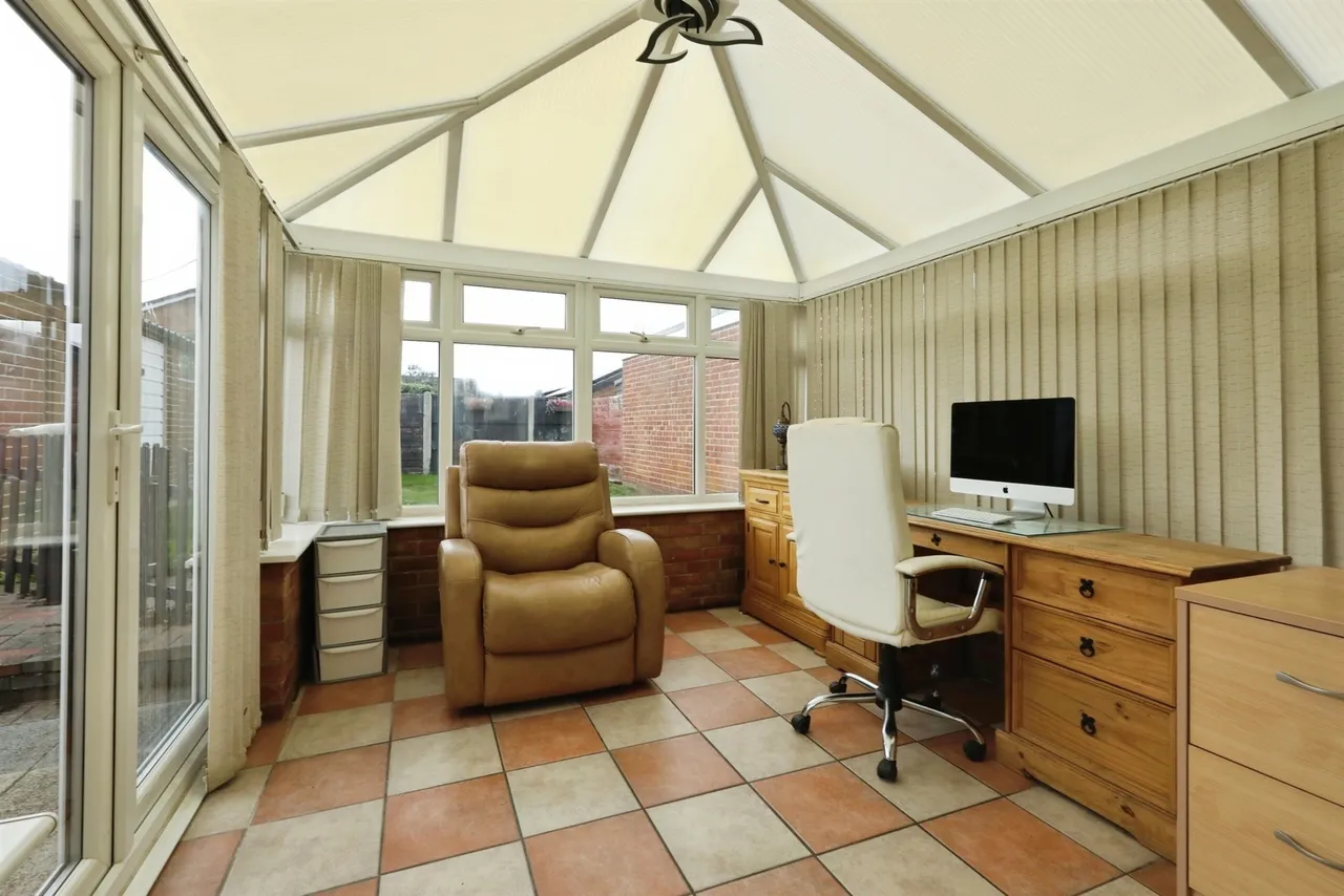 Harpenden Drive, Dunscroft, DN7, photo 9