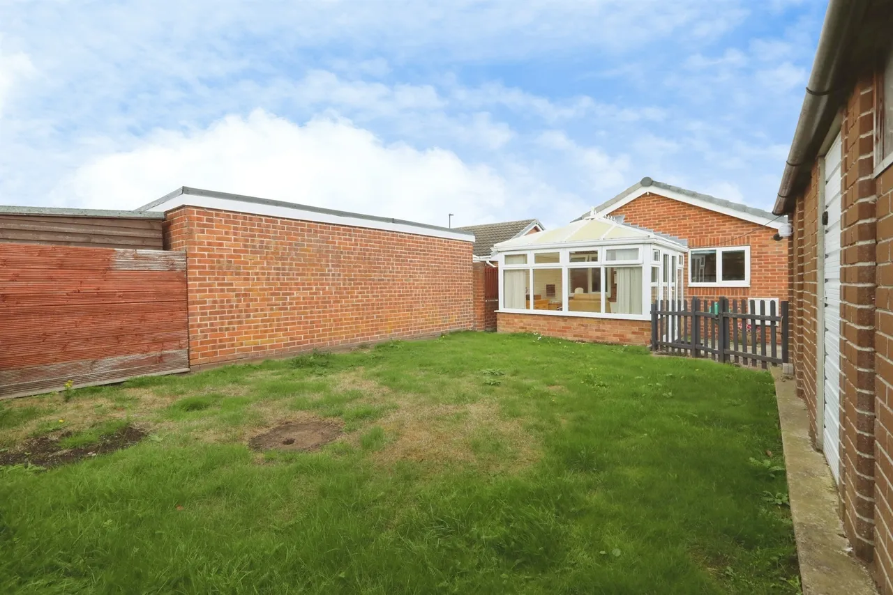 Harpenden Drive, Dunscroft, DN7, photo 14