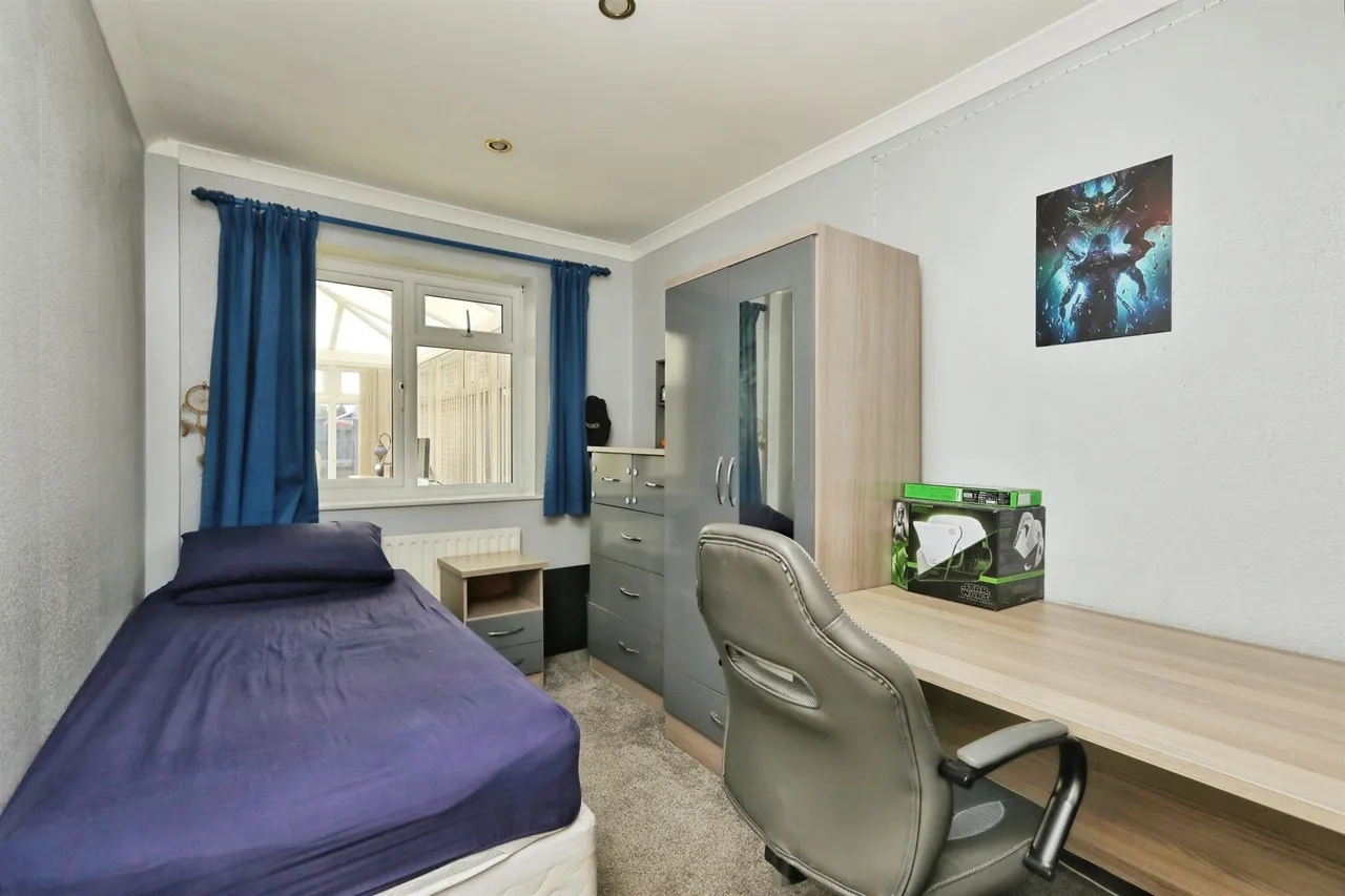 Harpenden Drive, Dunscroft, DN7, photo 11