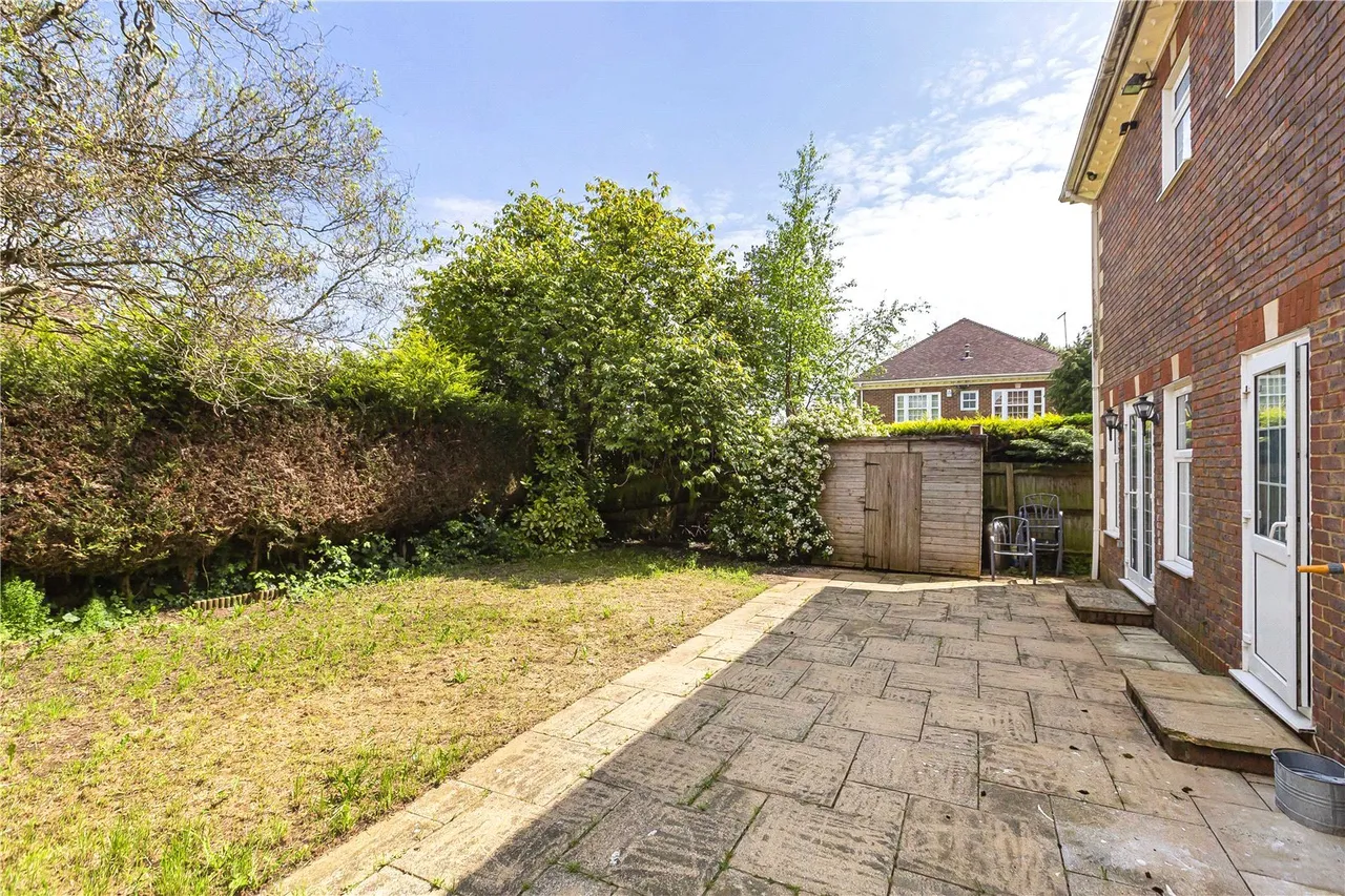 Meadowbanks, Barnet Road, Arkley, Hertfordshire, EN5 3LY, photo 15
