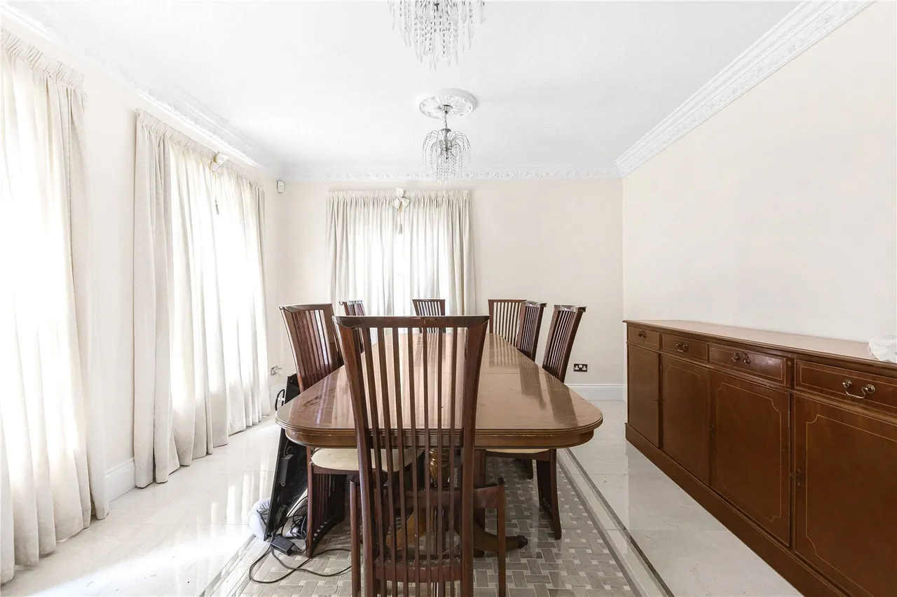 Meadowbanks, Barnet Road, Arkley, Hertfordshire, EN5 3LY, photo 6