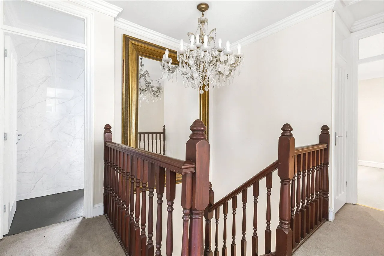 Meadowbanks, Barnet Road, Arkley, Hertfordshire, EN5 3LY, photo 8